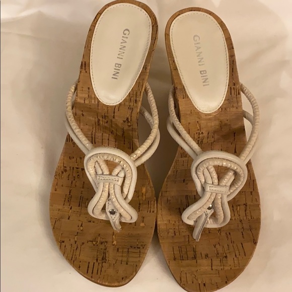 Gianni Bini Shoes - 🆕💚 Gianni Bini Sz 7 Cork Wedge slip on sandal
